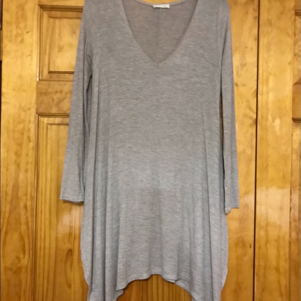 Jella C. Extra Long Oversized Blouse
4 - 6 Small